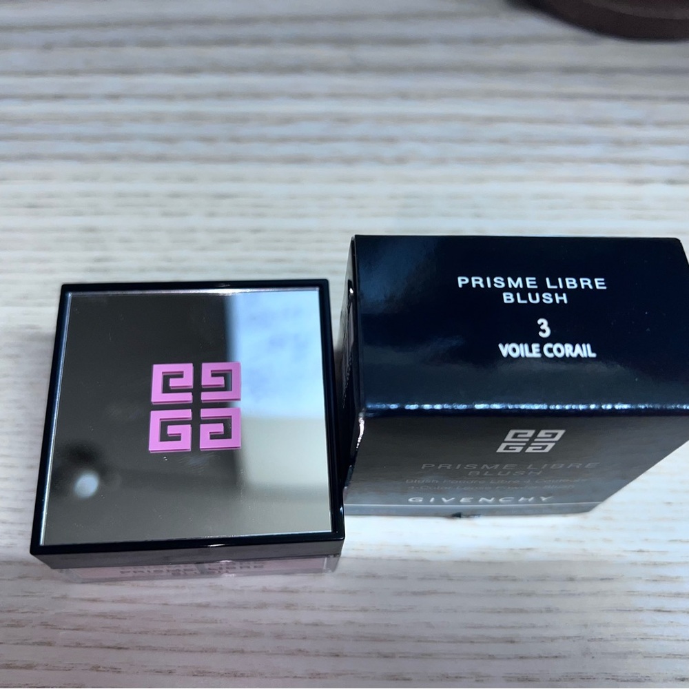 Givenchy Prisme Libre Blush - 3 Voile Corail - Picture 3 of 3